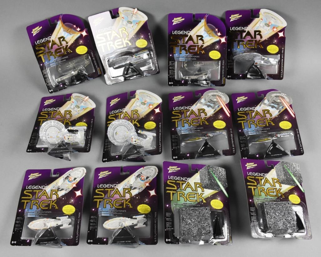 (12) 2006 Johnny Lightning Star Trek Legends  MOC-NOS (1 of 5)