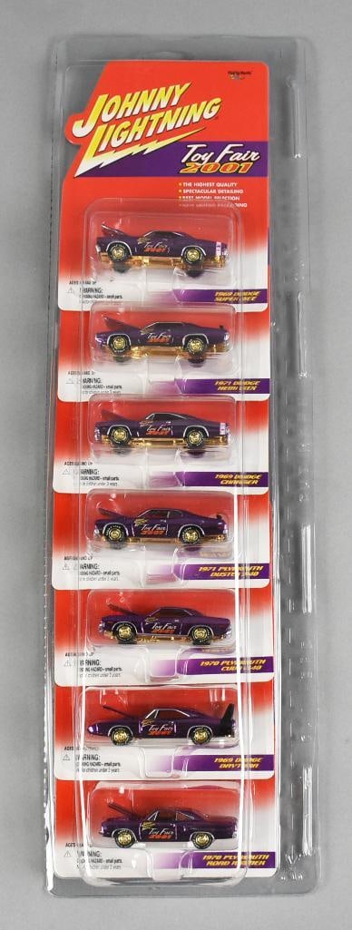 (7) 2000 Johnny Lightning Toy Fair 2001 Die-Cast MOC-NOS (1 of 2)