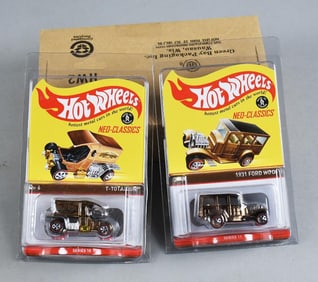 (2) 2013 Mattel Hot Wheels Ltd Ed Neo Classics-MOC-NOS