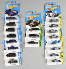 (19) 2015 Mattel Hot Wheels Porsche Assortment-MOC-NOS