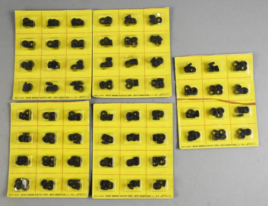 (5) 1963 Aurora Slot Cars Model Motoring Truck Tires-MOC-NOS (1 of 2)