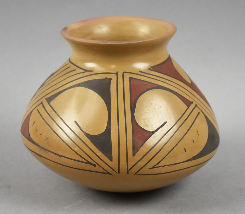 Vintage Signed Mata Ortiz Art Pottery Vase (1 of 6)