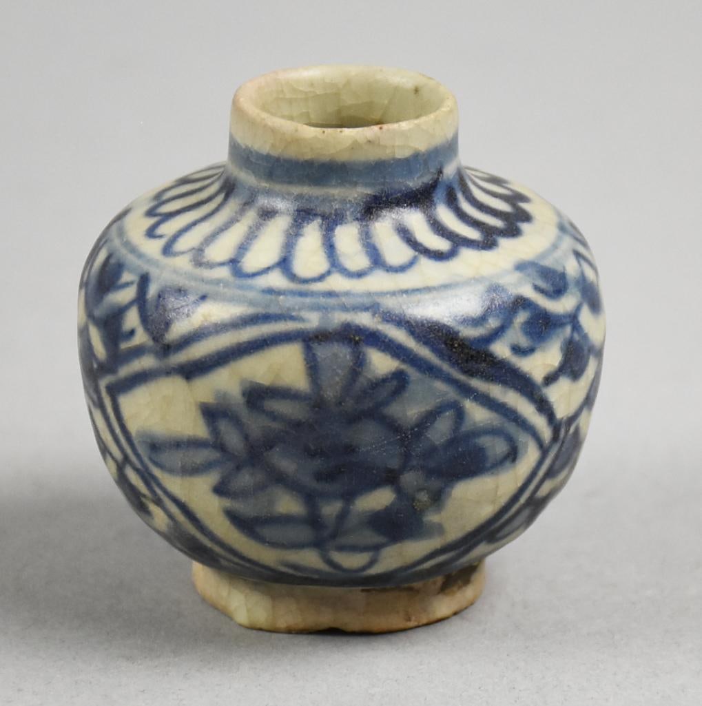 17th Century Ming Dynasty Chinese Blue & White Jarlet (1 of 7)
