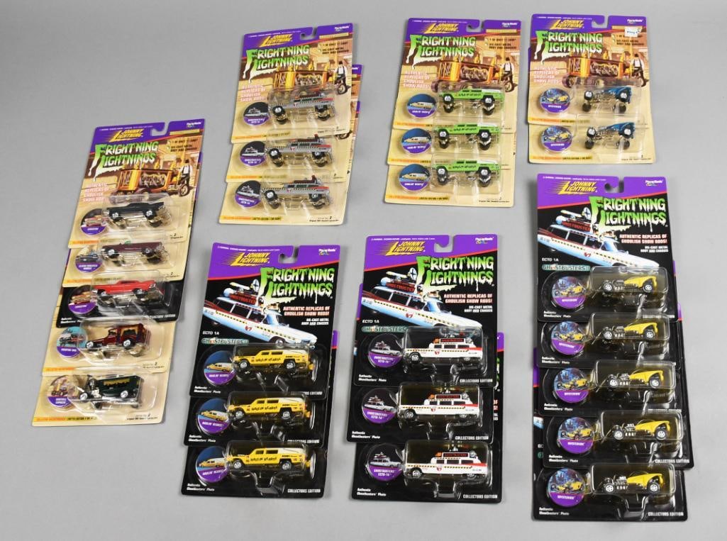 1996-97 Johnny Lightning Frightning Lightning Factory Case-NOS: Lot is a 1996-97 Johnny Lightning Frightning Lightning-Factory Case-NOS. 24 Cars included, Ghostbusters, Vampire Van, Christine, Haulin' Hearse, duplicates, all variants. Case does not appear original