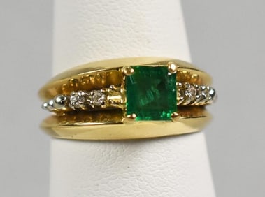 14k Gold Emerald & Diamond Ring