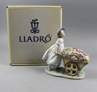 1998 Lladro Porcelain Loves Tender Tokens 6521 Orig Box: Precious porcelain Lladro figurine designed in 1998 by Jose Puche. She is called Loves Tender Tokens number 6521. She measures approx. 9" x 9" and comes in the original box.