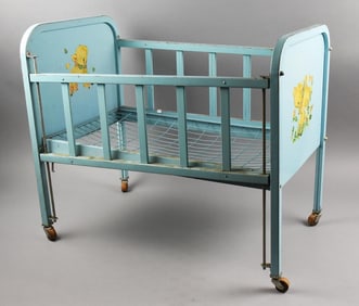 c1950 Amsco Doll-E Crib with Decals
