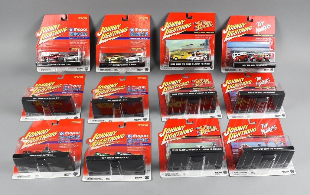 2000-01 Johnny Lightning Mopar-Diorama Factory Cases NOS (1 of 7)