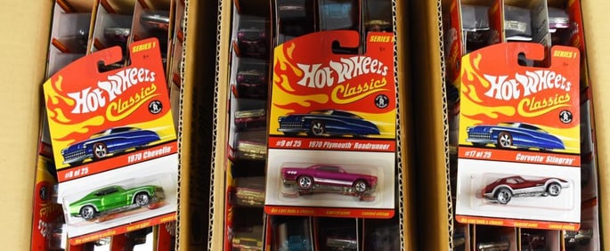 (72) 2004 Mattel Hot Wheels Classics Die-Cast-MOC-NOS