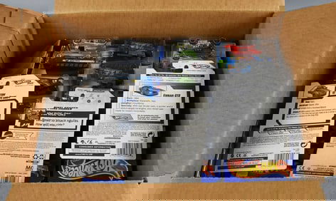(85) 1990s, 2000sl Hot Wheels Basic Assortment-MOC-NOS