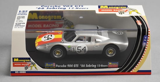 Revell Monogram Porsche 904 GTS '66 Sebring 1:32-MIB-NOS