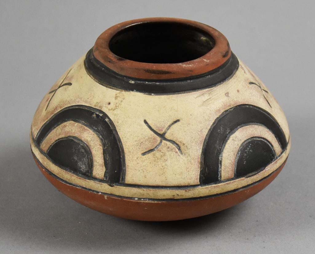 Antique Weller Souevo Attrib Native American Style Pot (1 of 5)