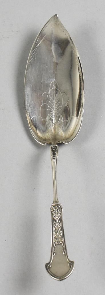 1872 Gorham Corinthian Sterling Silver Pie Server (1 of 7)