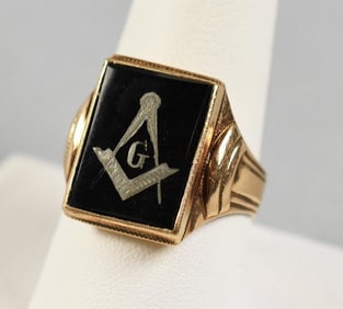 c1940 Ostby Barton 10K Gold Onyx Freemason Ring