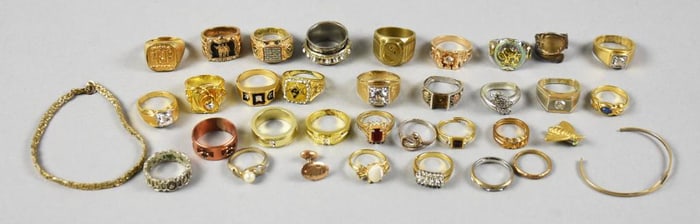 Vintage Costume Jewelry Rings & Bracelets