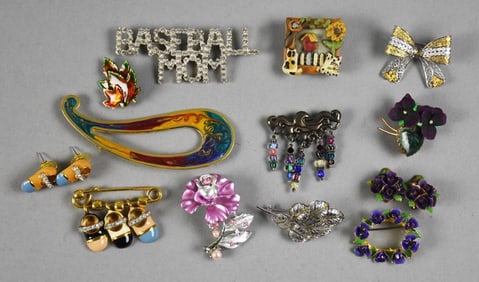 Assorted Vintage Costume Jewelry Brooches