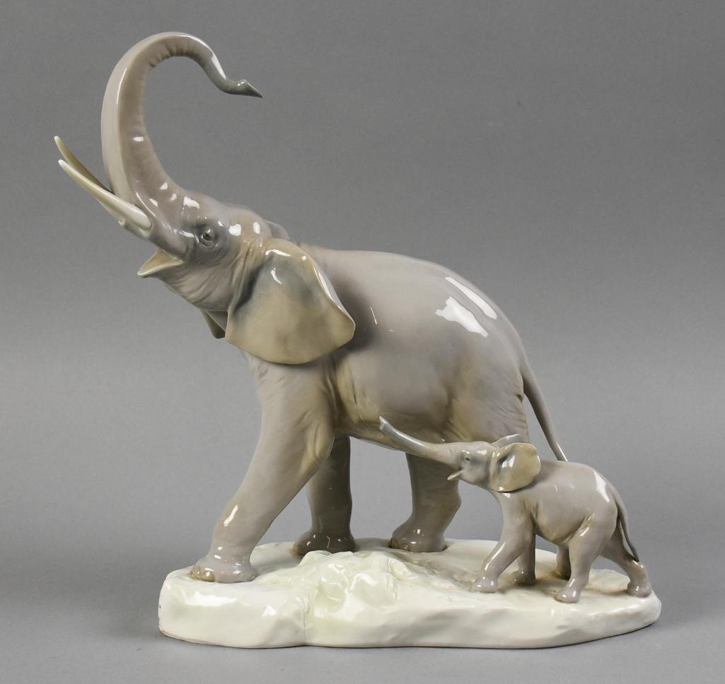 Lladro Porcelain Two Elephants No. 1151 Figure (1 of 5)