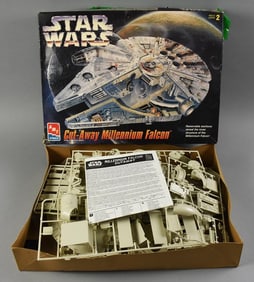Millenium Falcon Model1996 AMT Lucasfilm Ltd