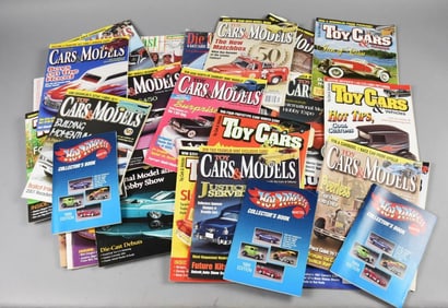 (37) 1990s-2000s Toy Cars/Hot Wheels Collector Magazines
