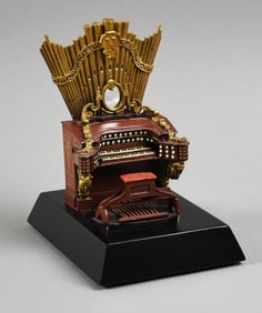 20000 Leagues Under the Sea Capt. Nemo's Pipe Organ Music Box