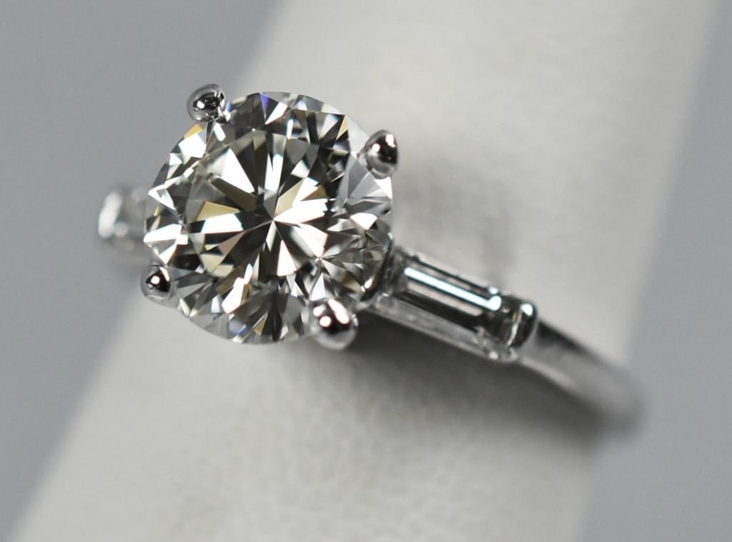 GIA 1.86ct VS2 Round Brilliant t Ring (1 of 15)