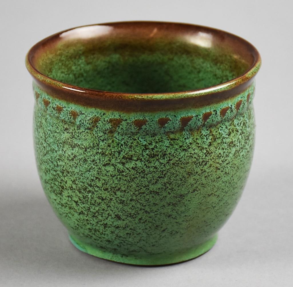 Nicodemus Art Pottery Ferro-Stone Green Planter (1 of 5)