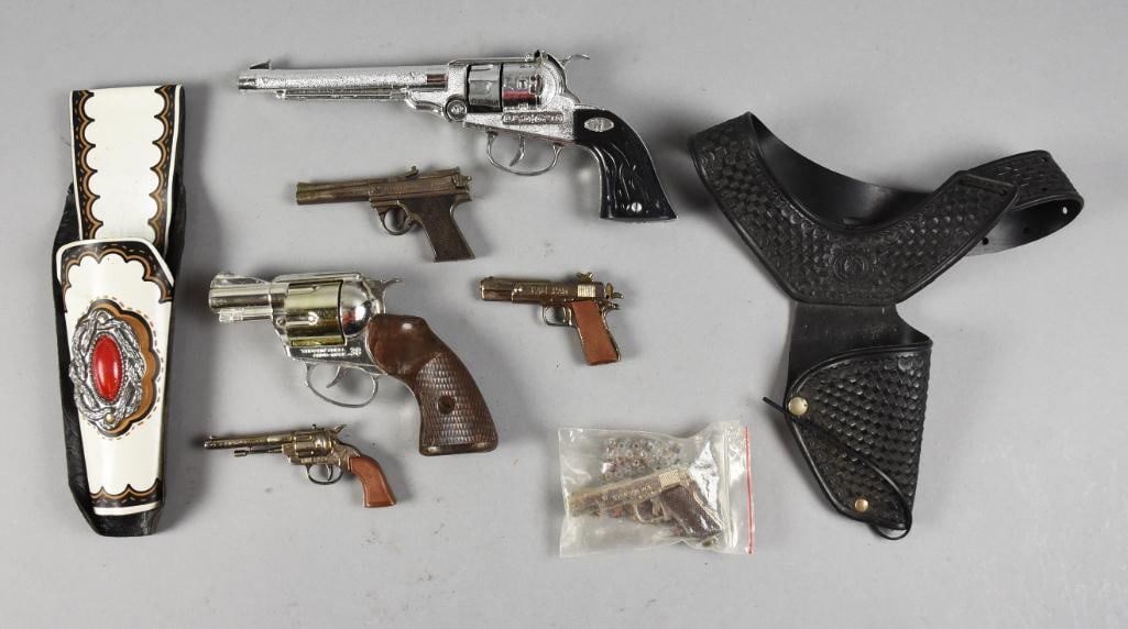 Vintage Assortment Toy Cap Guns, Holsters (1 of 5)