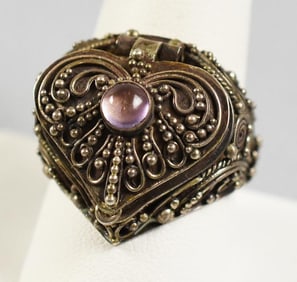 Vintage Sterling Silver & Amethyst Poison Ring