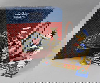 Disney Showcase Collection Handsome as Ever, Donald Duck MIB