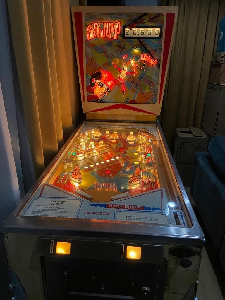 1974 Gottlieb SKY JUMP Pinball Game Machine (1 of 11)