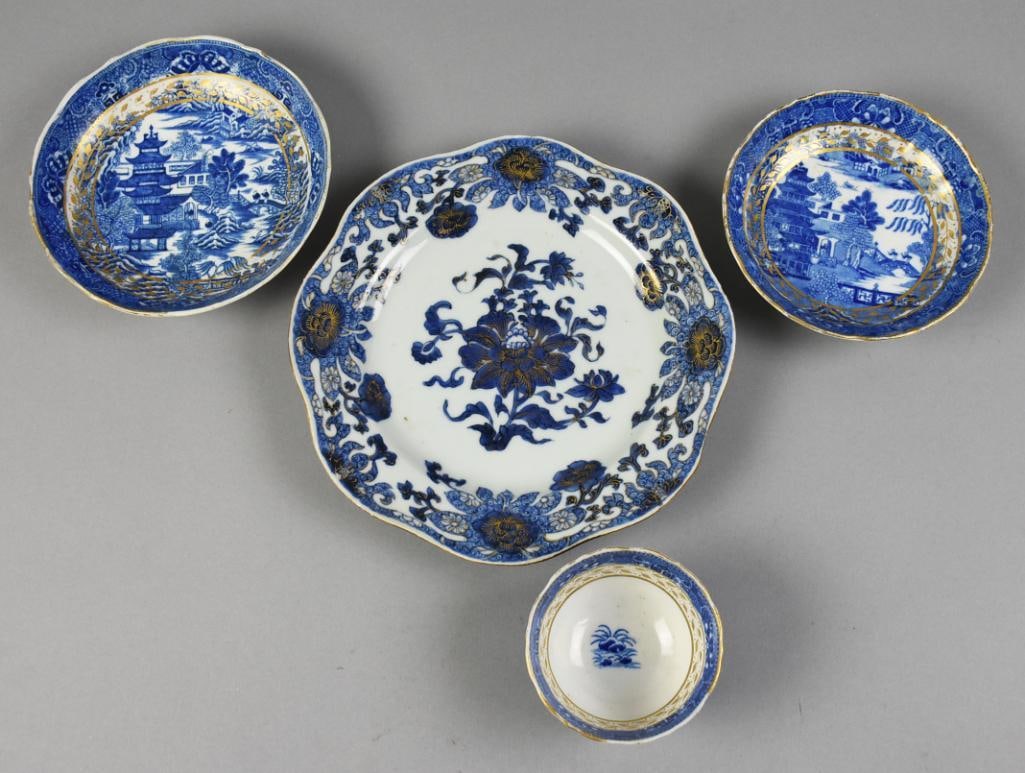 18th-19th Century Blue and White English Porcelain: Stunning 18th or 19th century blue and white porcelain. Includes a 9" plate, decorated under glaze with gold accents, two low bowls with pagodas, decorated under glaze with gold accents and one tea bo