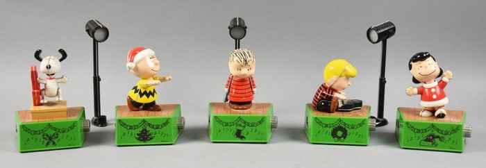 Peanuts Worldwide Hallmark Peanuts Dance Party Full Set