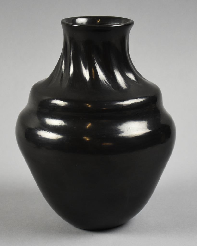 Sharon Naranjo Garcia Santa Clara Blackware Jar (1 of 6)