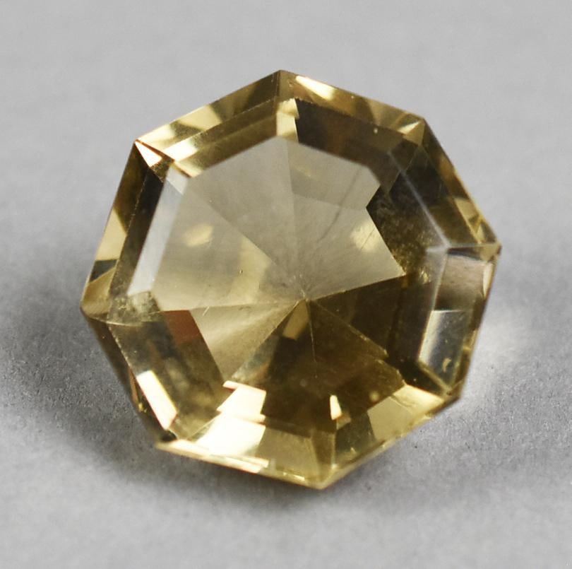 26.7 Ct Citrine Octagonal Cut: Wonderful approx. 26.7 carat citrine, octagonal cut. Ready for your jewelry setting.