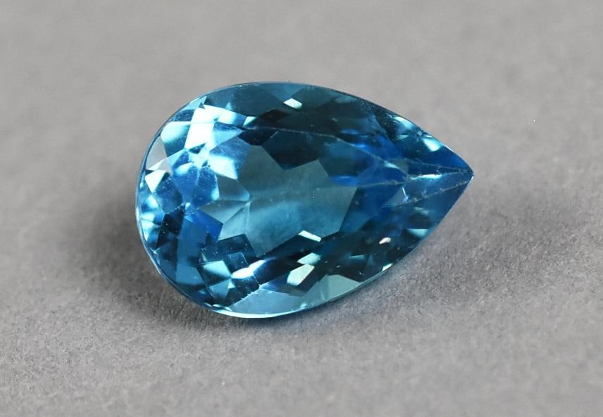 Tourmaline 5 ct Pear Cut: Beautiful pear cut approx. 5 carat tourmaline. Will be amazing in your jewelry.