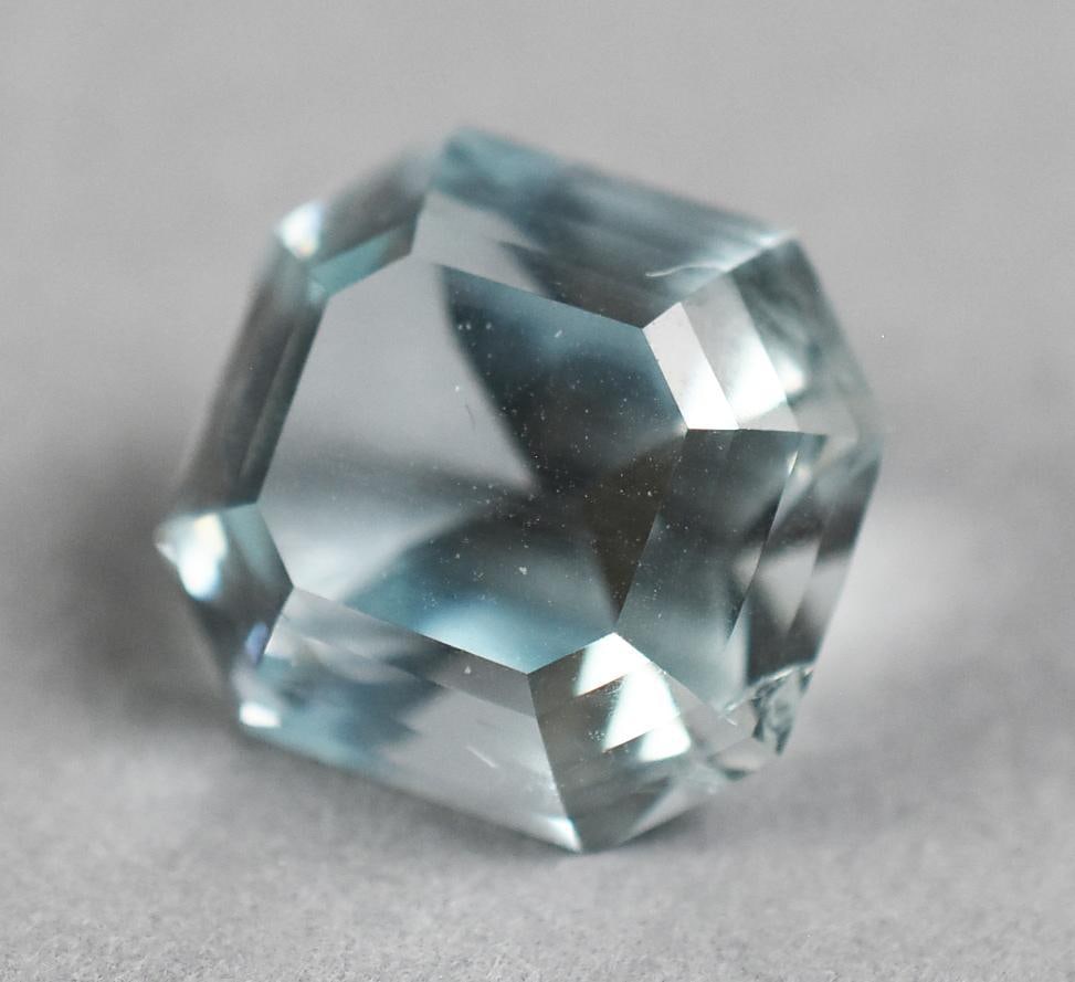 Aquamarine 10 ct Cushion Cut: Wonderful cushion cut aquamarine, it is approx. 10 carats and would make for a beautiful piece of jewelry.
