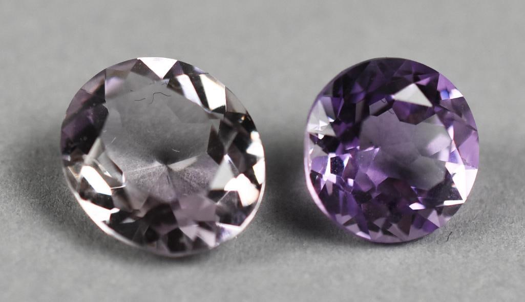 2 Spinel 5.8 ct & 6.3 ct, Oval & Round Cut: Wonderful pair of spinel gemstones. That are approx. 5.8 and 6.3 carats and are each a round and oval cut.