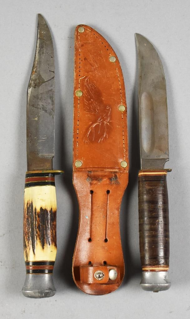 Vintage Pair of Bowie Knives, One Sheath (1 of 7)