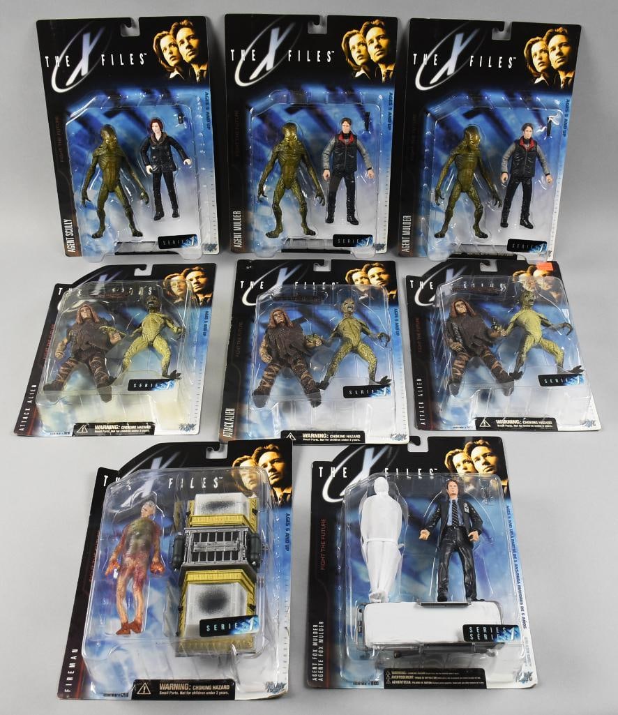 (8) 1998 McFarlane X-Files Action Figures MOC NOS (1 of 3)
