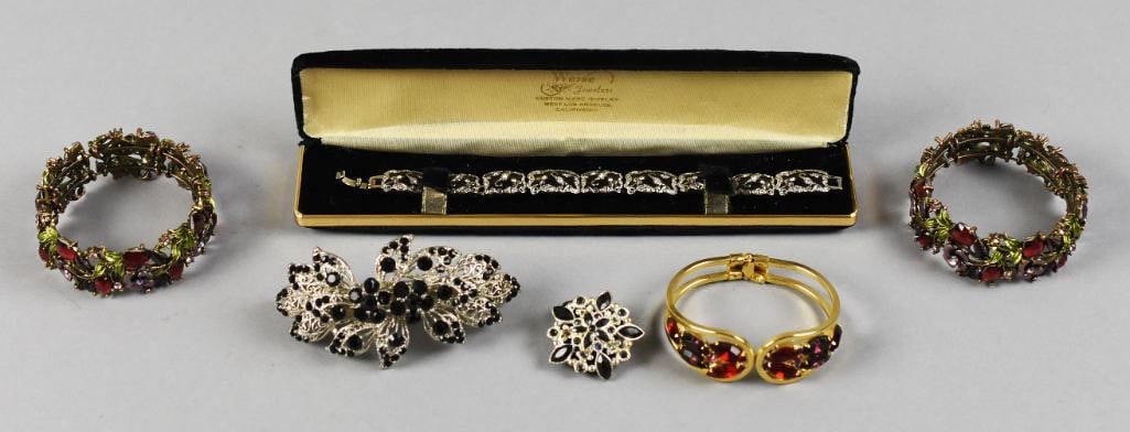 Vintage & Contemporary Costume Jewelry Assortment: This lot is for lovely vintage and contemporary costume jewelry. Lot is four bracelets and two brooches. Bracelets are?