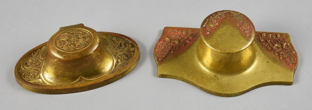 c1910 Art Nouveau Bradley & Hubbard Brass Inkwells: Beautiful pair of antique inkwells from Bradley and Hubbard. Each piece appears brass, both with ornate Nouveau details, scroll foliate and foliate and leaves, that are accent painted. Each piece is m