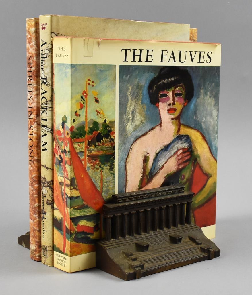 c1920 Bradley & Hubbard Lincoln Memorial Bookends: Great pair of antique bookends from Bradley & Hubbard. They are identified on back as the Lincoln Memorial. Nicely marked and measure approx. 3.5" x 6.5".