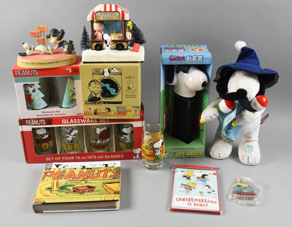 Vintage/Contemporary Charles Schultz Peanuts Collectibles (1 of 7)