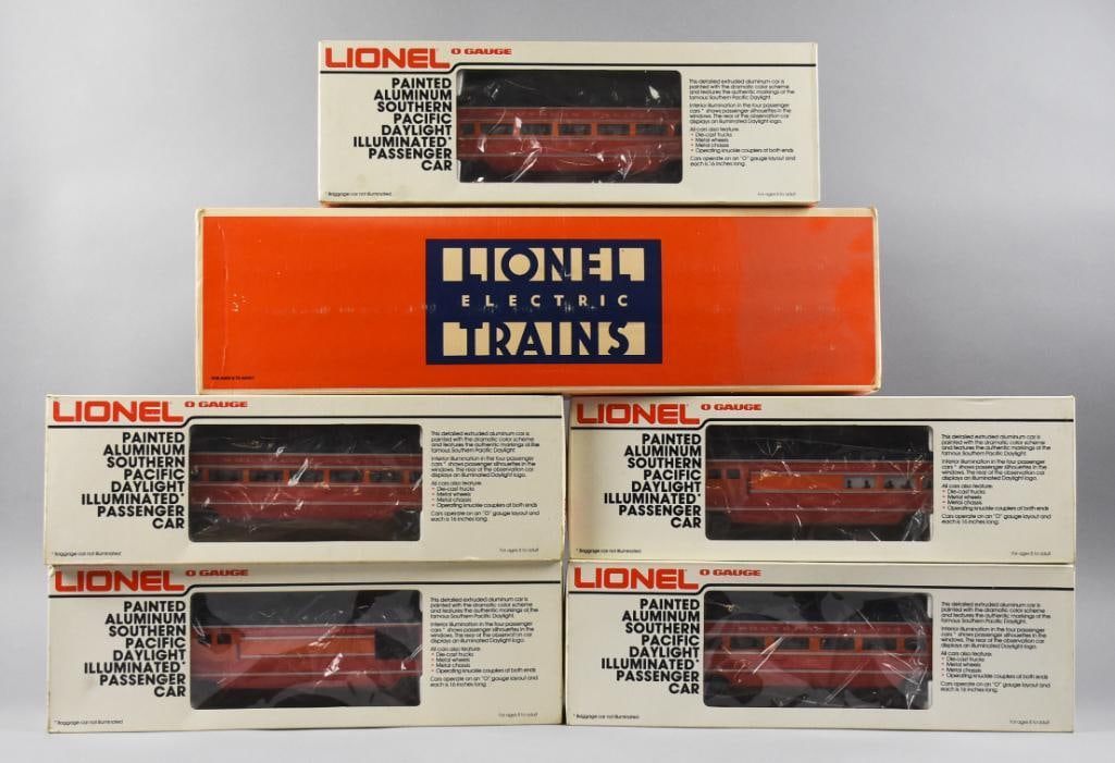 Lionel Southern Pacific Loco, Tender & Train Car Set MIB (1 of 3)