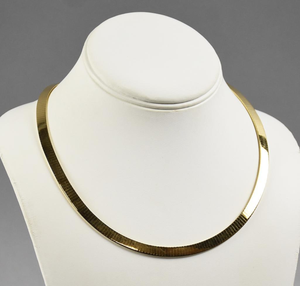 Italian 14K Yellow Gold Omega Chain Necklace w/ Box: Great looking and simple but elegant 14K yellow gold flat omega chain necklace. It is approx. 43.4 grams and comes in the box as shown.