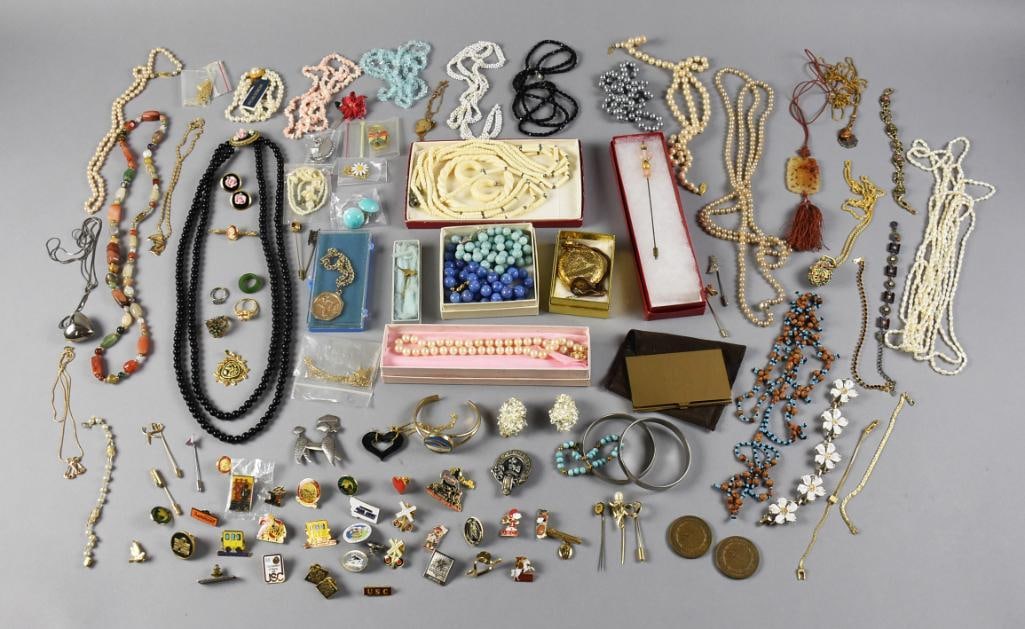 HUGE Vintage to Contemporary Costume Jewelry Lot (1 of 8)