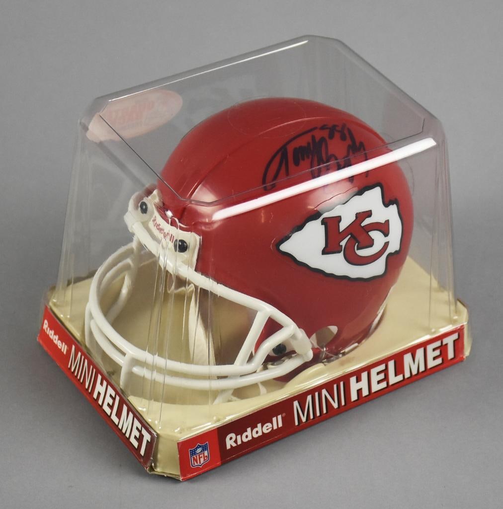 Tony Gonzalez Signed KC Chiefs Mini Helmet, Hologram Sticker: Signed mini helmet from Kansas City Chiefs tight end Tony Gonzalez. It comes in the original packaging with the official hologram sticker number: NF08911838.