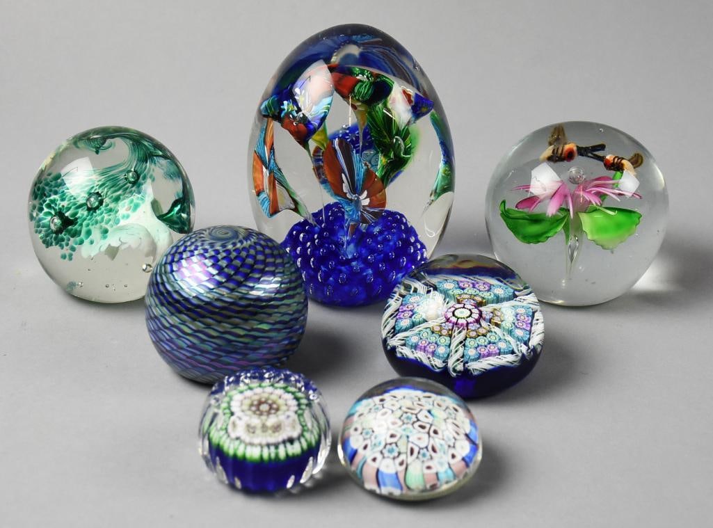 Assorted Art Glass Paperweight Collection, Murano & More: Gorgeous selection of art glass paperweights from a variety of manufacturers that includes Murano, Hokita?and others. Not all have visible marks. Each measures from approx. 1" to 5" tall.