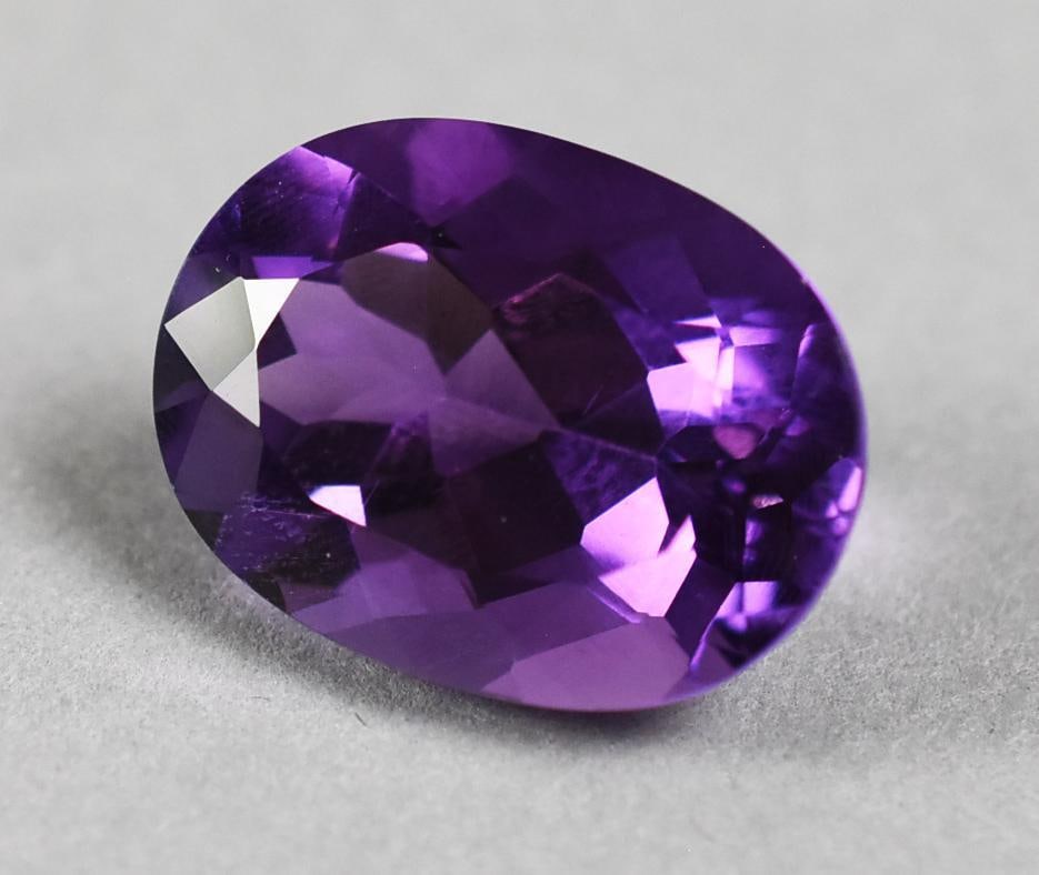 Oval Facet Amethyst Stone, 16 CT, 20 x 15 MM (1 of 5)