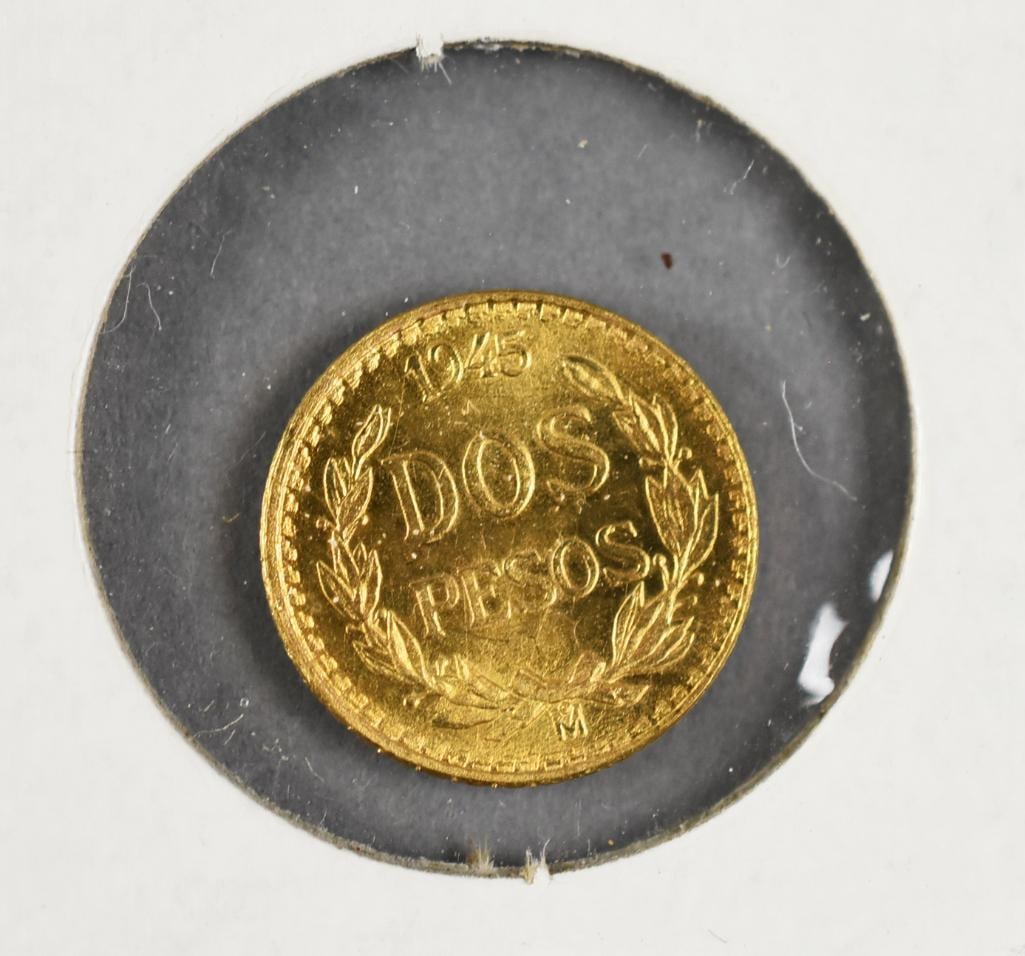 1945 Mexico Gold Dos Pesos Coin: Beautiful 1945 Mexican gold dos pesos coin in sleeve.